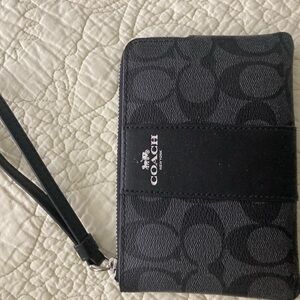 Coach wristlet gorgeous new condition